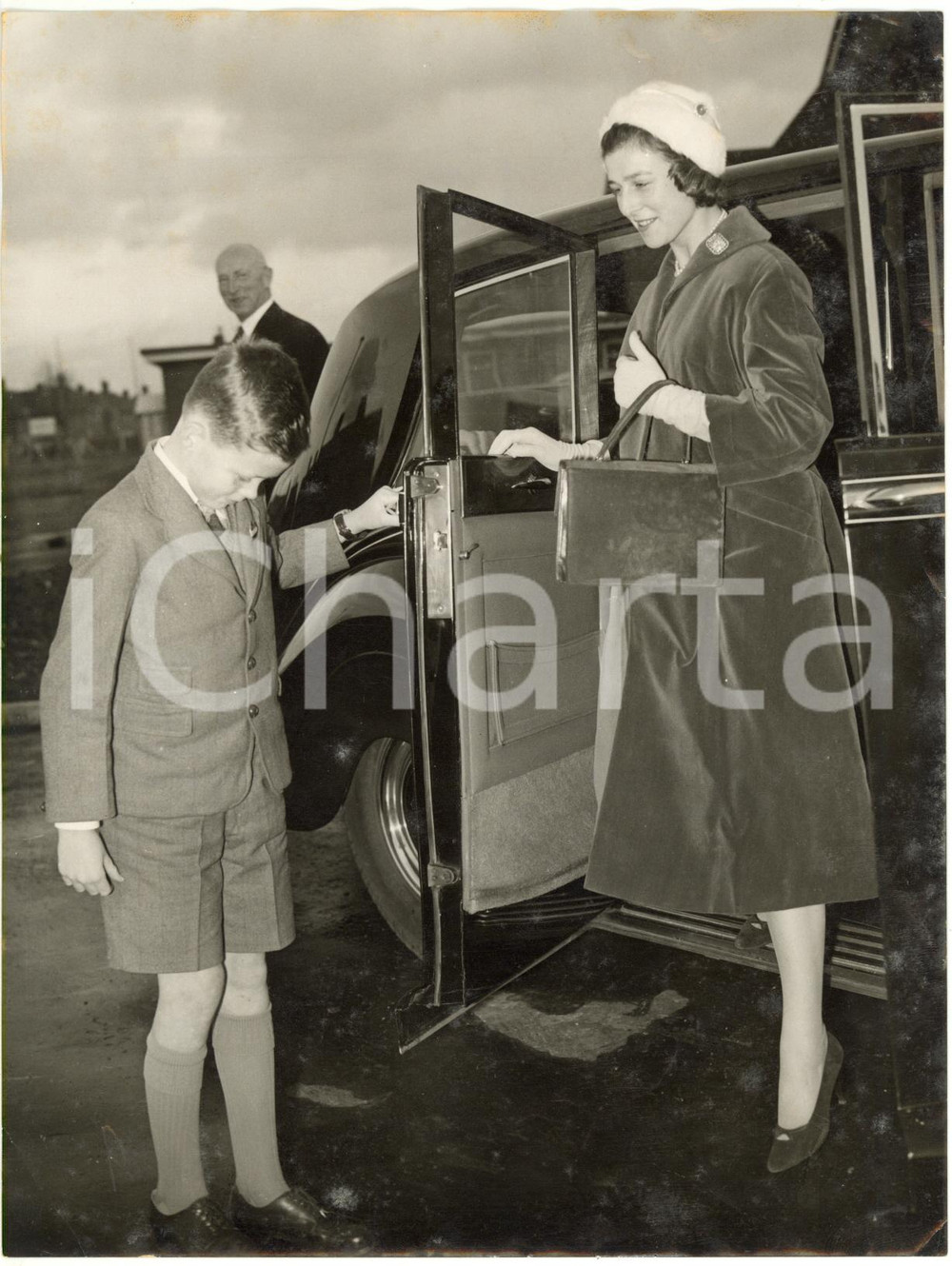 1958 BEACONSFIELD - PRINCESS ALEXANDRA of Kent welcomed by a young student 