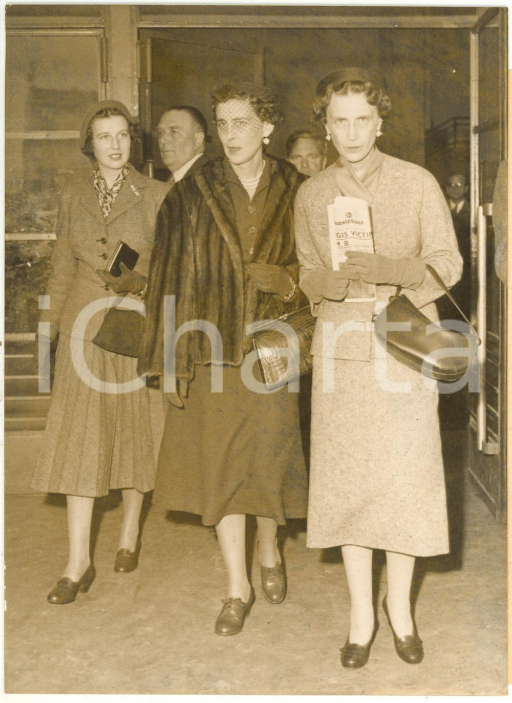 1960 ca PARIS - Princess Alexandra and duchess Marina of Kent Olga of Yugoslavia