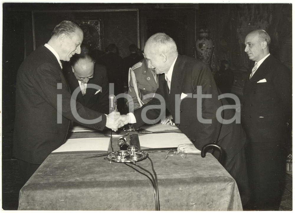 1954 ROMA Governo FANFANI Giordano DELL'AMORE presta giuramento a Luigi EINAUDI