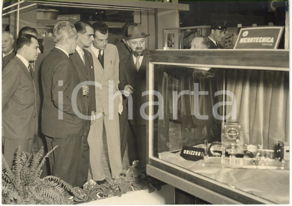 1953 TORINO - Funzionario MUTUAL SECURITY AGENCY visita Salone della Tecnica