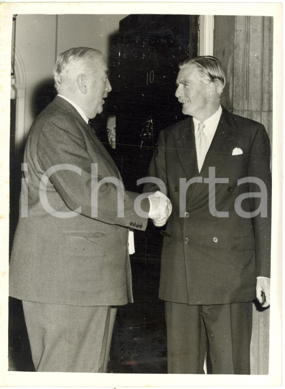1956 LONDON 10 Downing Street - Anthony EDEN greets Robert MENZIES *Photo 15x20