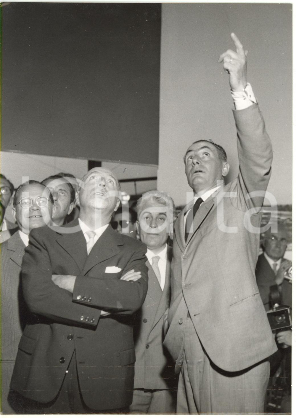 1956 PIACENZA Mostra Metano - Enrico MATTEI e Giuseppe MEDICI presso stand ENI 