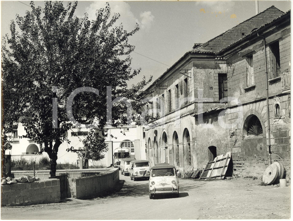 1962 TERREMOTO DELL'IRPINIA - Carovana doni delle AZIENDE MONTI ai terremotati