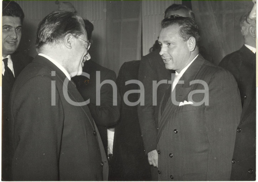 Fotografia d epoca originale 1956 ROMA Ambasciata URSS  Palmiro TOGLIATTI con l ambasciatore unghesere SZABÃ“ 1