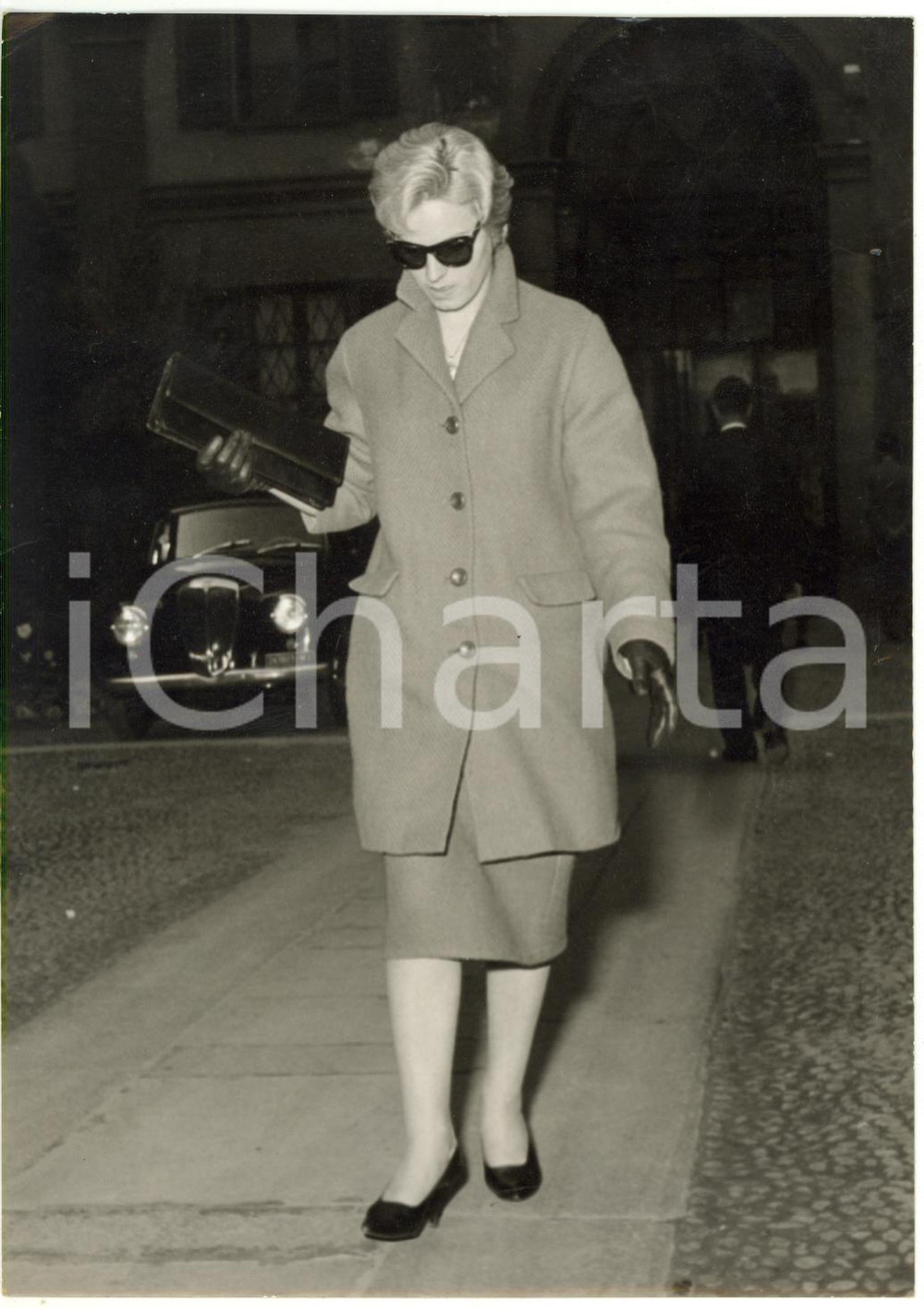 1957 MILANO - Barbara BLEN esce dalla Questura dopo l'interrogatorio *Foto 13x18