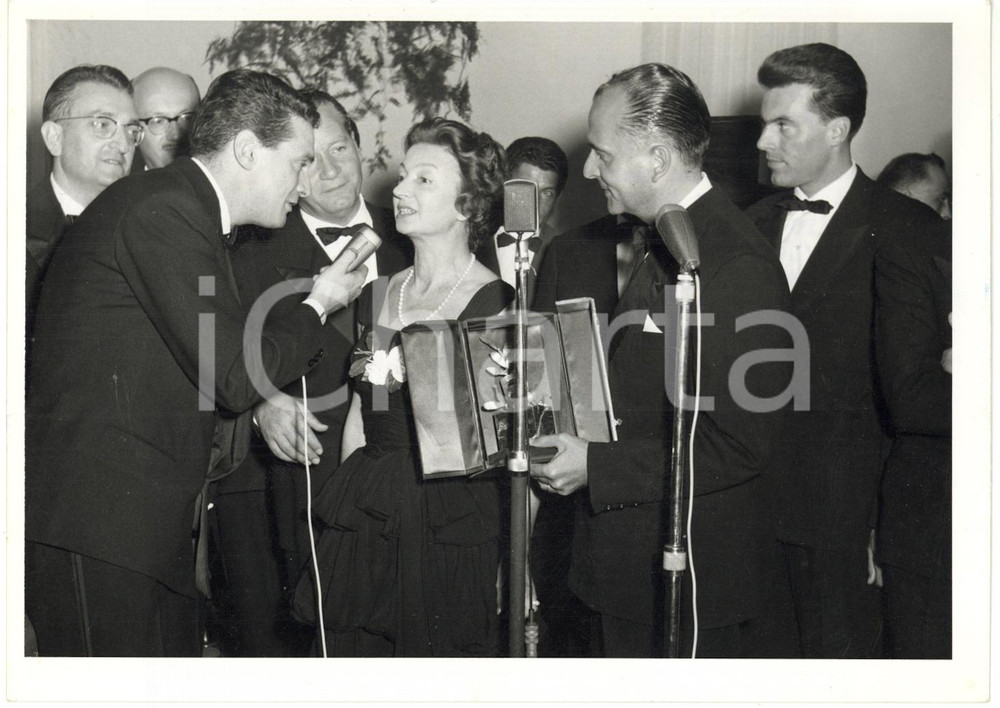 1959 SAINT VINCENT - Rina MORELLI riceve maschera d'oro per il teatro *Foto 