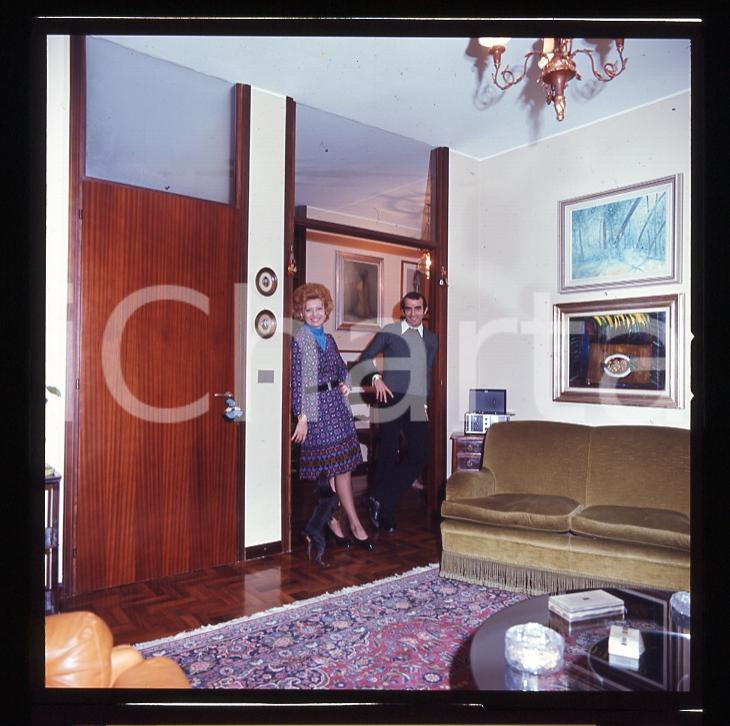 Fotografia d epoca originale 6x6cm NEGATIVO ORIGINALE  1975ca CALCIO Mariolino CORSO con la moglie ENRICA 22 1