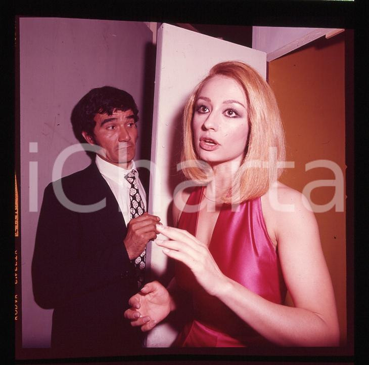 Fotografia d epoca originale 1970ca SPETTACOLO ITALIA Raffaella CARRA  Ritratto cm 6x6 POSITIVO ORIGINALE 1