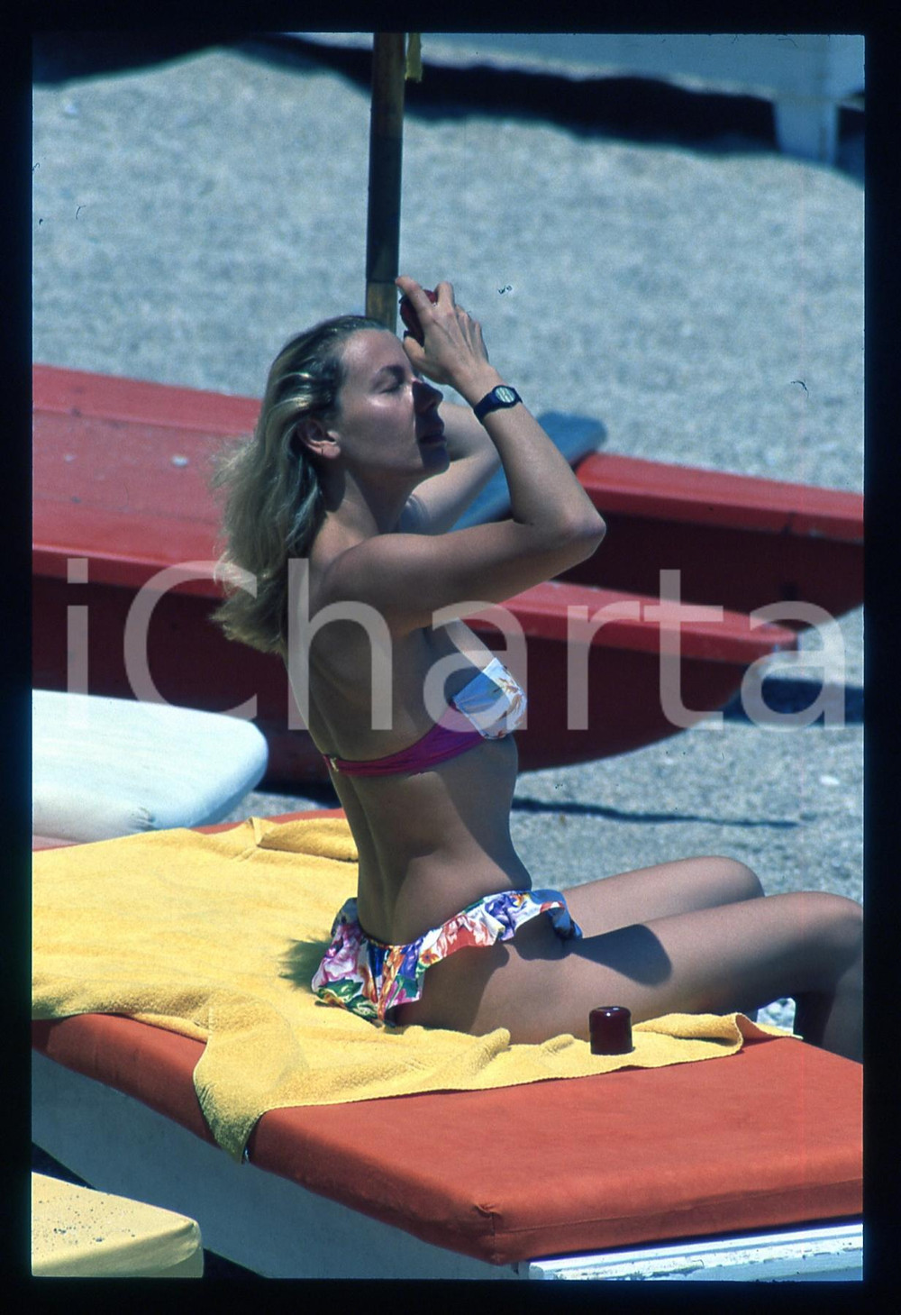 35mm vintage slide* 1990ca COSTUME Daniela POGGI paparazzata in bikini (1)
