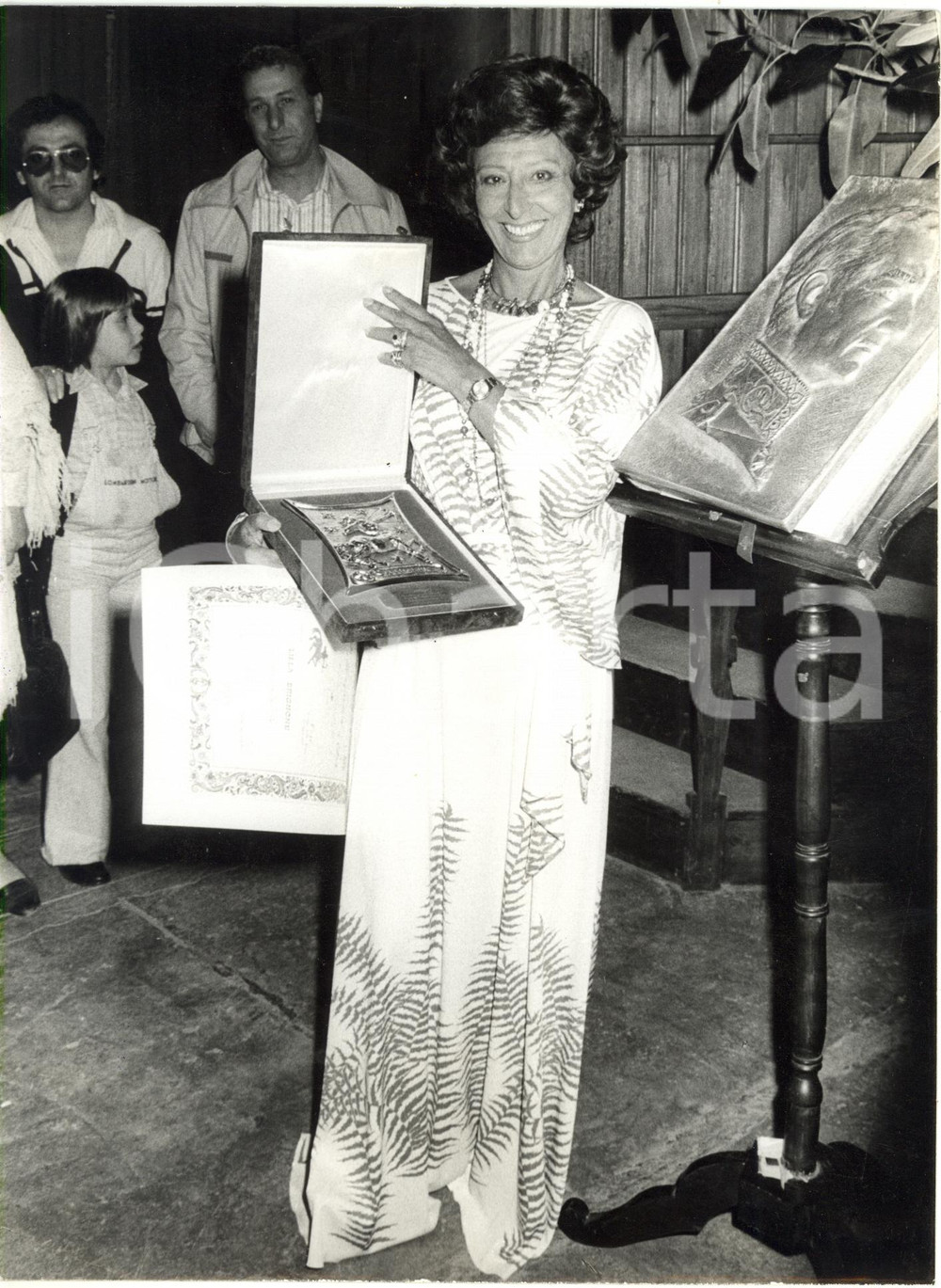 1970 ca FIUGGI TEATRO Attrice Lilla BRIGNONE riceve premio *Foto 18x24 cm