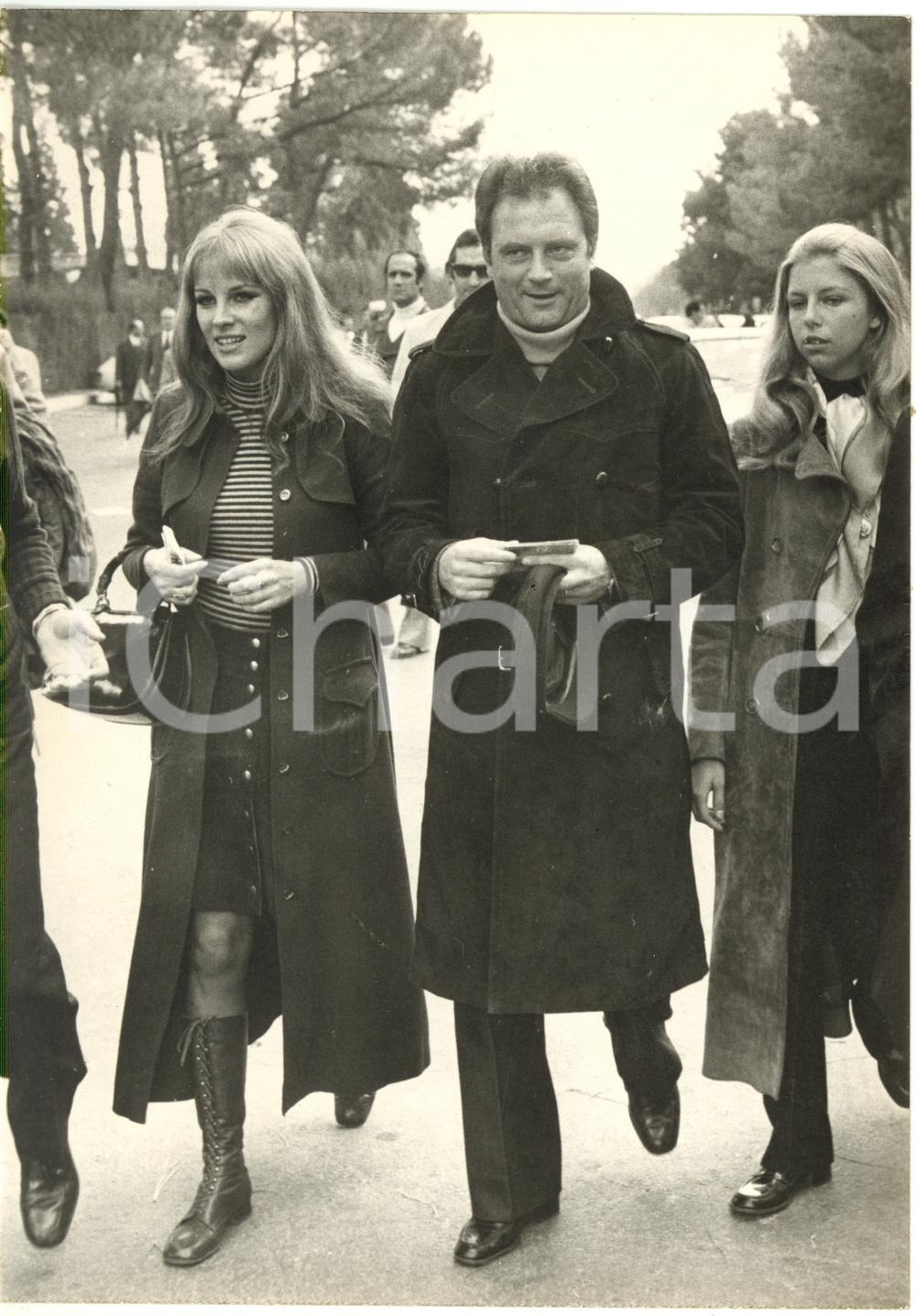 1975 ca ROMA Stadio Olimpico - Antonella LUALDI con Franco e Stella INTERLENGHI 