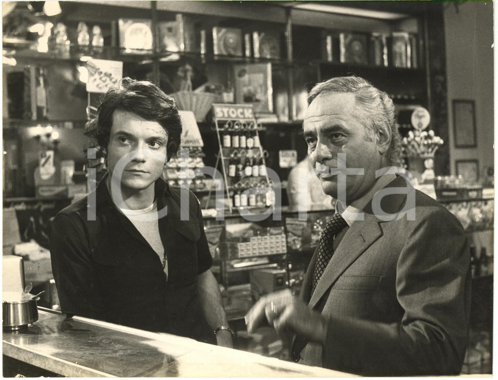 1972 CINEMA "Imputazione di omicidio" Massimo RANIERI Martin BALSAM in una scena