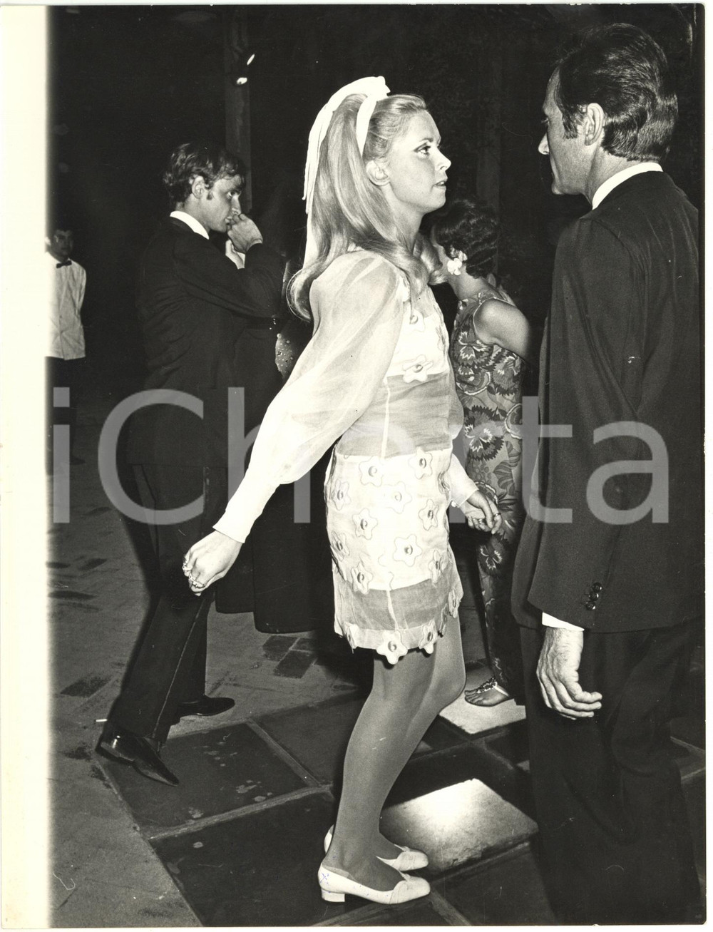1970 ca ITALIA COSTUME - Paola PUNTURIERI al "Ballo della scarpetta" *Foto 18x24