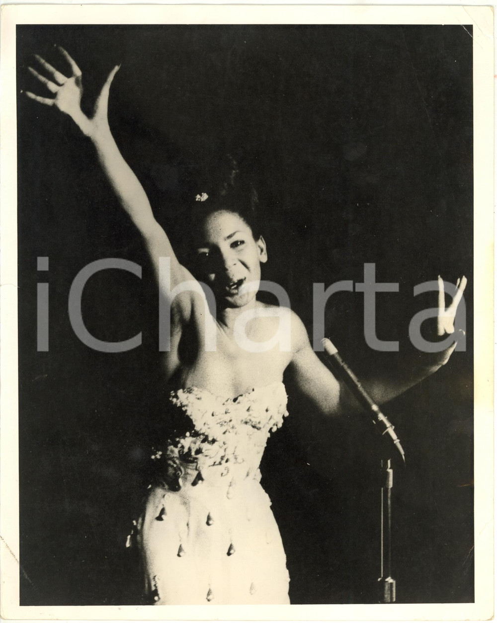 1965 ca MUSICA - Cantante Shirley BASSEY durante un concerto (2) *Foto 18x24