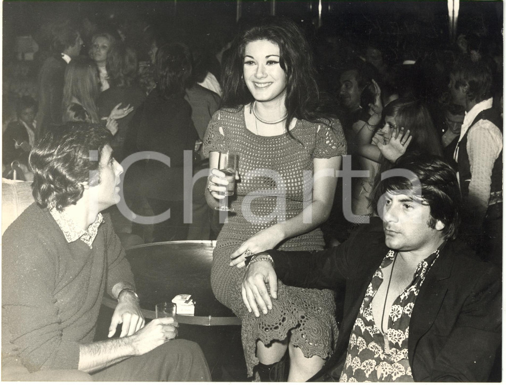 1970 ca ITALIA CINEMA - Edwige FENECH George HILTON Franco BREL a un party *Foto