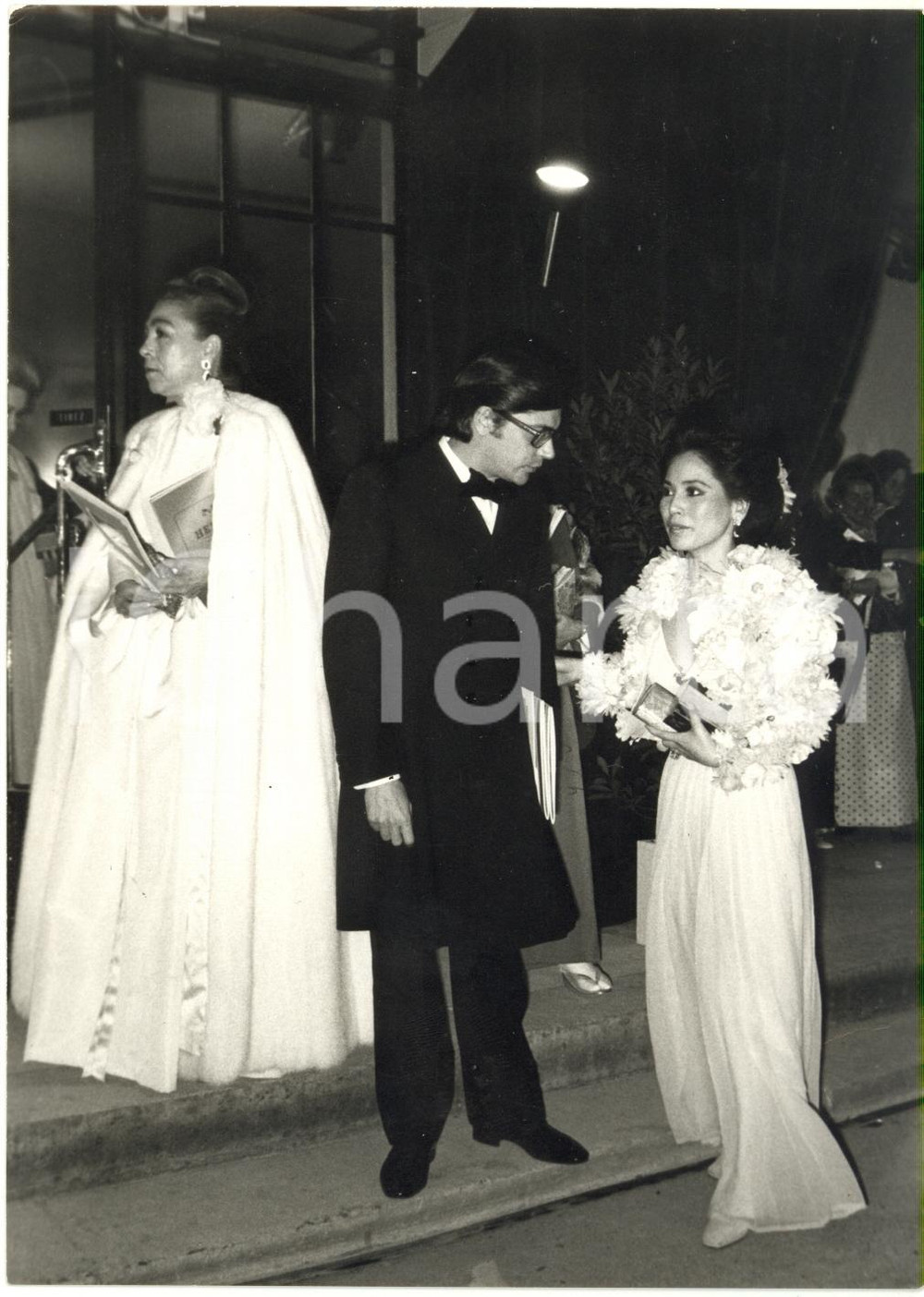 1965 ca COSTUME - Dewi SUKARNO a una serata di gala - Ritratto *Foto 13x18