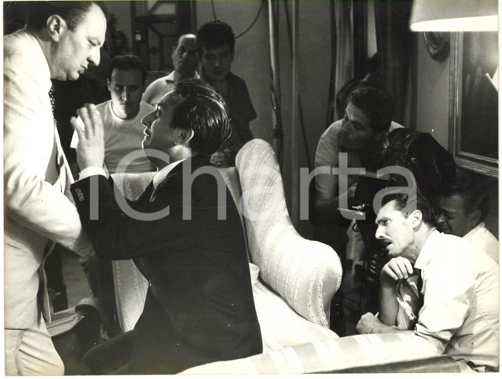 Fotografia d epoca originale 1965 CINEMA Signore & signori  Regista Pietro GERMI nel backstage del film 1