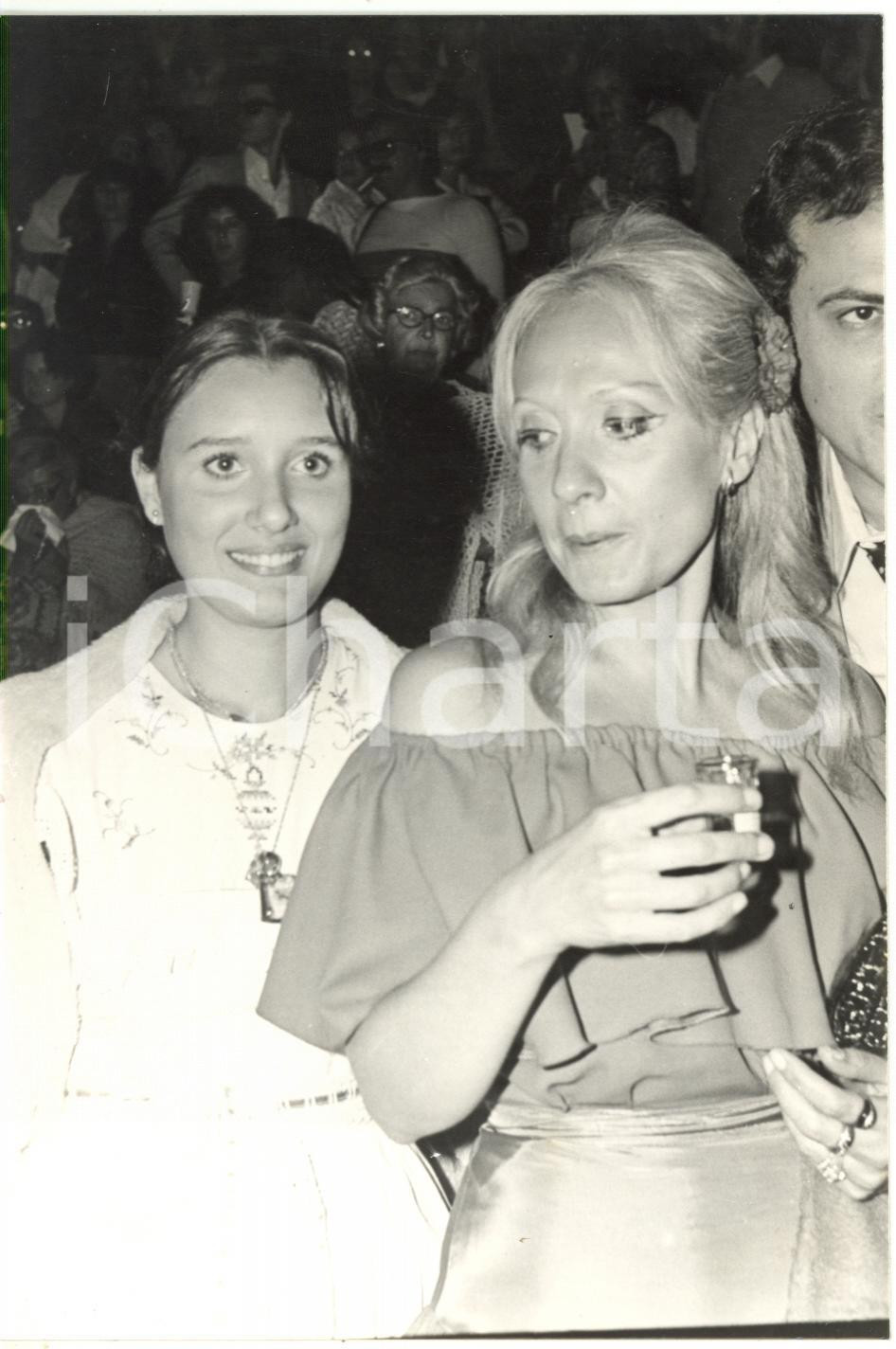 1975 ca ITALIA COSTUME - Attrice Rossella COMO con la figlia Monica *Foto 12x18