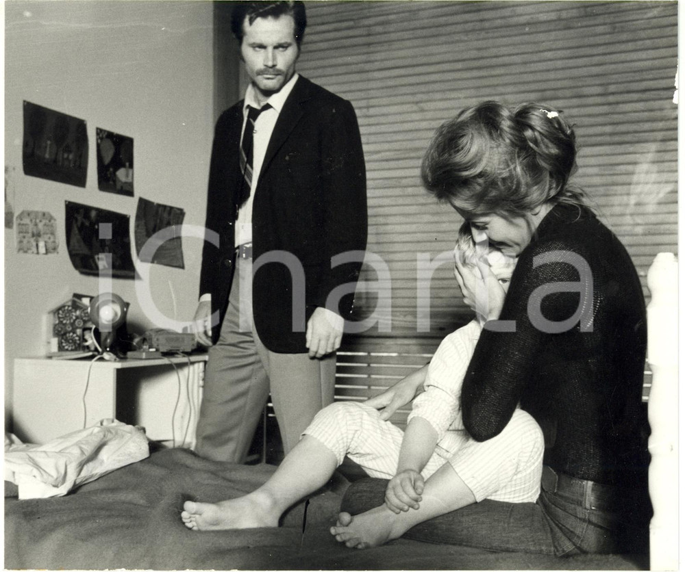 1971 CINEMA "Giornata nera per l'ariete" - Franco NERO e Silvia MONTI sul set 