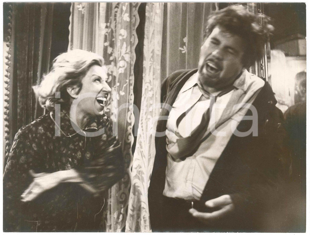 1970 ca CINEMA Gastone MOSCHIN nella scena di un film - Foto 24x18 cm