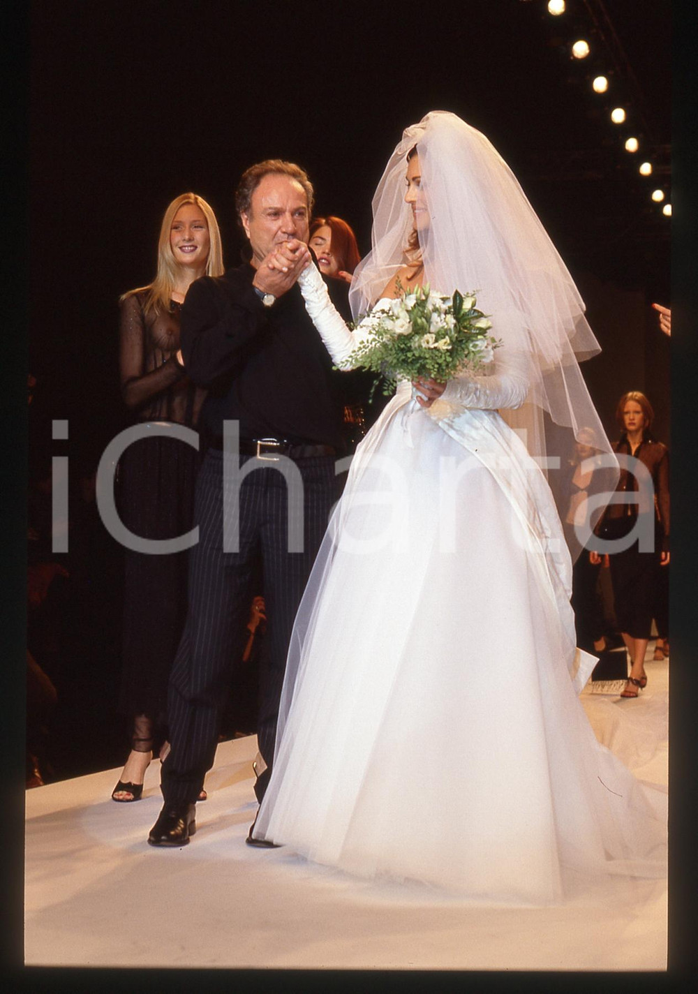 35mm vintage slide* 1998 MILANO Tasha De VASCONCELOS sfila per ROCCO BAROCCO 
