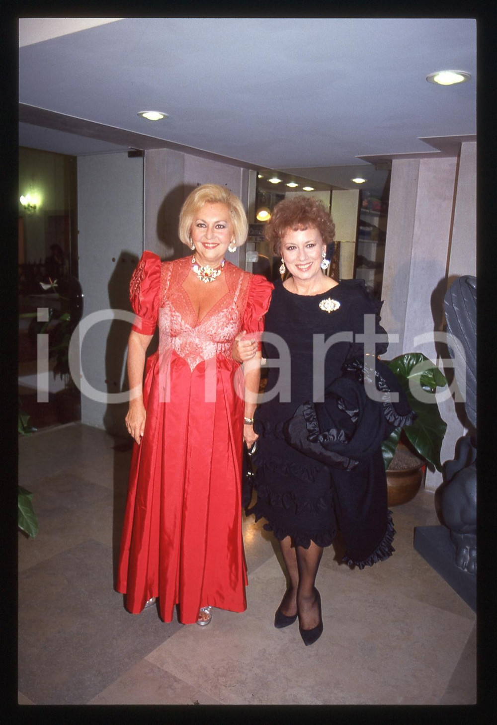35mm vintage slide* 1990ca VENEZIA Anna Maria GAMBINERI e Rosanna VAUDETTI (1)