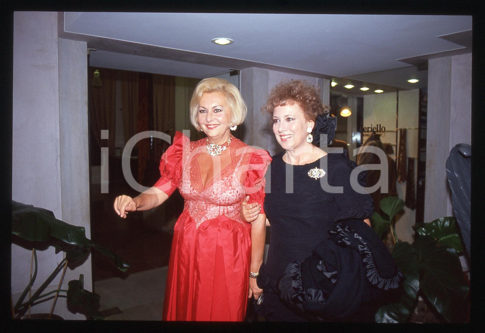 35mm vintage slide* 1990ca VENEZIA Anna Maria GAMBINERI e Rosanna VAUDETTI (4)