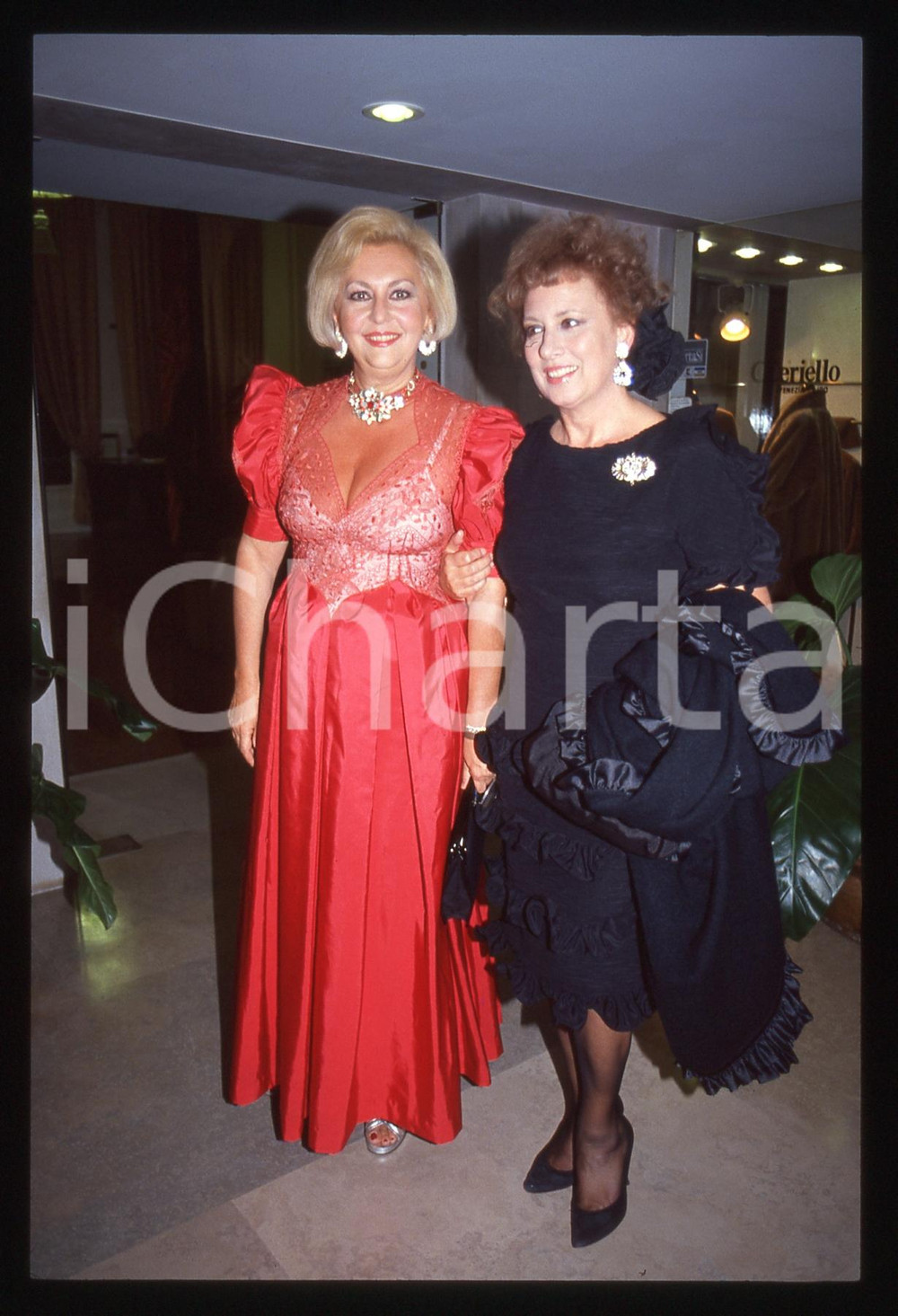 35mm vintage slide* 1990ca VENEZIA Anna Maria GAMBINERI e Rosanna VAUDETTI (5)