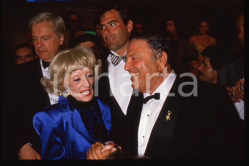 35mm vintage slide* 1988 CAMPIONE D'ITALIA Raf VALLONE con Bette DAVIS (1)