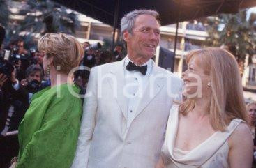 35mm vintage slide* 1994 CANNES  - EASTWOOD DENEUVE FISHER (3)