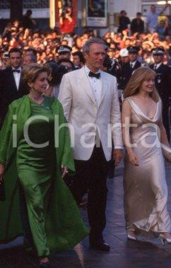 35mm vintage slide* 1994 CANNES  - EASTWOOD DENEUVE FISHER (4)