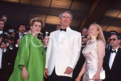 35mm vintage slide* 1994 CANNES  - EASTWOOD DENEUVE FISHER (6)