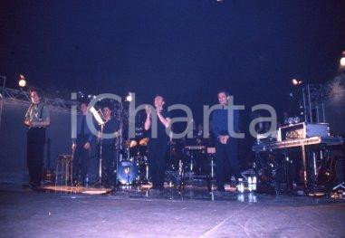 35mm vintage slide* 1995ca LA CRUS durante un concerto (17)