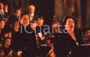35mm vintage slide* 1995ca Monsterrat CABALLÉ Monsterrat MARTÍ in concerto (4)