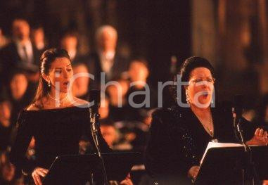 35mm vintage slide* 1995ca Monsterrat CABALLÉ Monsterrat MARTÍ in concerto (7)