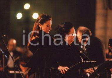 35mm vintage slide* 1995ca Monsterrat CABALLÉ Monsterrat MARTÍ in concerto (10)