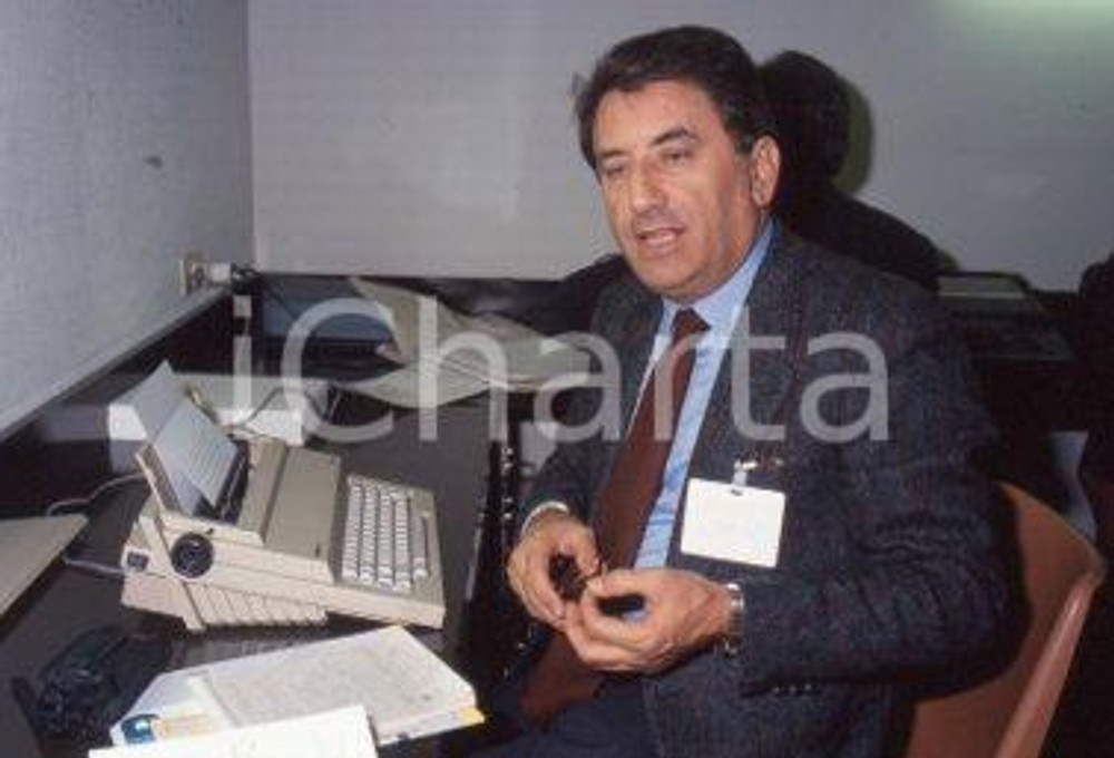 35mm vintage slide* 1990 RAI Fulvio DAMIANI al congresso della DC (3)