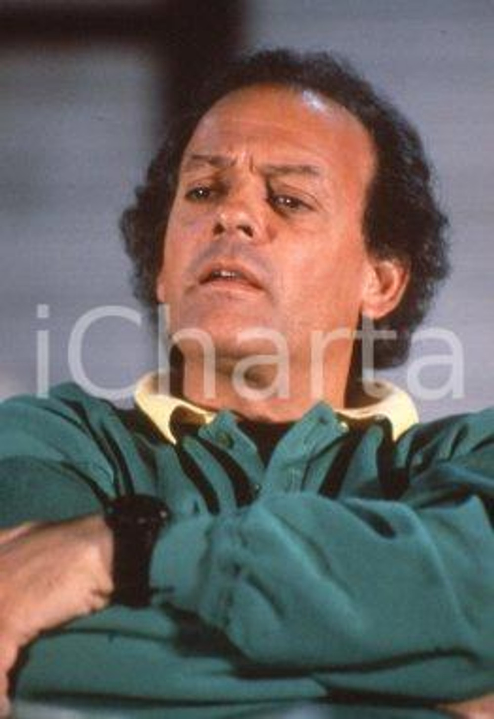 35mm vintage slide* 1985ca RAI Alberto NEGRIN ritratto (11) Diapositiva d'epoca, in formato 35 mm. CONDIZIONI: GOOD Tutti i diritti riservati E' severamente vietata la riproduzione.  ICharta mette in vendita, sul negozio eBay e in esclusiva sul sito "icharta" il proprio archivio composto da numerose diapositive e negativi fotografici d'epoca, tutti originali e autentici, che attraversano la storia del costume italiano tra gli la fine degli anni Sessanta e Novanta.Si tratta di uno sguardo inedito sull'attualit&agrave;, la politica, la vita quotidiana, il gossip e la cultura, che fotografa il cambiamento della nazione in quest'ultimo scorcio del XX secolo. Un'occasione unica per il mercato del collezionismo, che vede finalmente disponibile un archivio eccezionale per vastit&agrave;, tematiche e condizioni, in un settore (il negativo fotografico e la diapositiva) di assoluta novit&agrave; e dalle interessanti prospettive di investimento.  CONDIZIONI:GOOD/buono originale e autentica 1