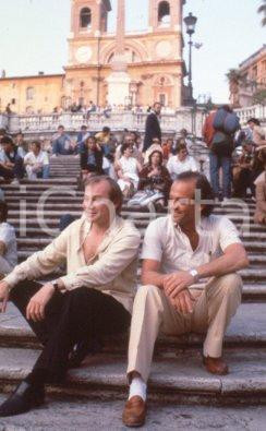 35mm vintage slide* 1982 RAI Alberto NEGRIN Klaus Maria BRANDAUER Diapositiva d'epoca, in formato 35 mm. CONDIZIONI: GOOD Tutti i diritti riservati E' severamente vietata la riproduzione.  ICharta mette in vendita, sul negozio eBay e in esclusiva sul sito "icharta" il proprio archivio composto da numerose diapositive e negativi fotografici d'epoca, tutti originali e autentici, che attraversano la storia del costume italiano tra gli la fine degli anni Sessanta e Novanta.Si tratta di uno sguardo inedito sull'attualit&agrave;, la politica, la vita quotidiana, il gossip e la cultura, che fotografa il cambiamento della nazione in quest'ultimo scorcio del XX secolo. Un'occasione unica per il mercato del collezionismo, che vede finalmente disponibile un archivio eccezionale per vastit&agrave;, tematiche e condizioni, in un settore (il negativo fotografico e la diapositiva) di assoluta novit&agrave; e dalle interessanti prospettive di investimento.  CONDIZIONI:GOOD/buono originale e autentica 1