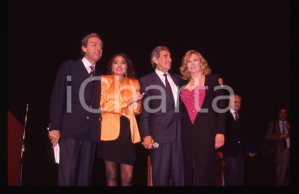  35mm vintage slide* 1991 MILANO Walter CHIARI Kim NOVAK Lara SAINT PAUL (1)