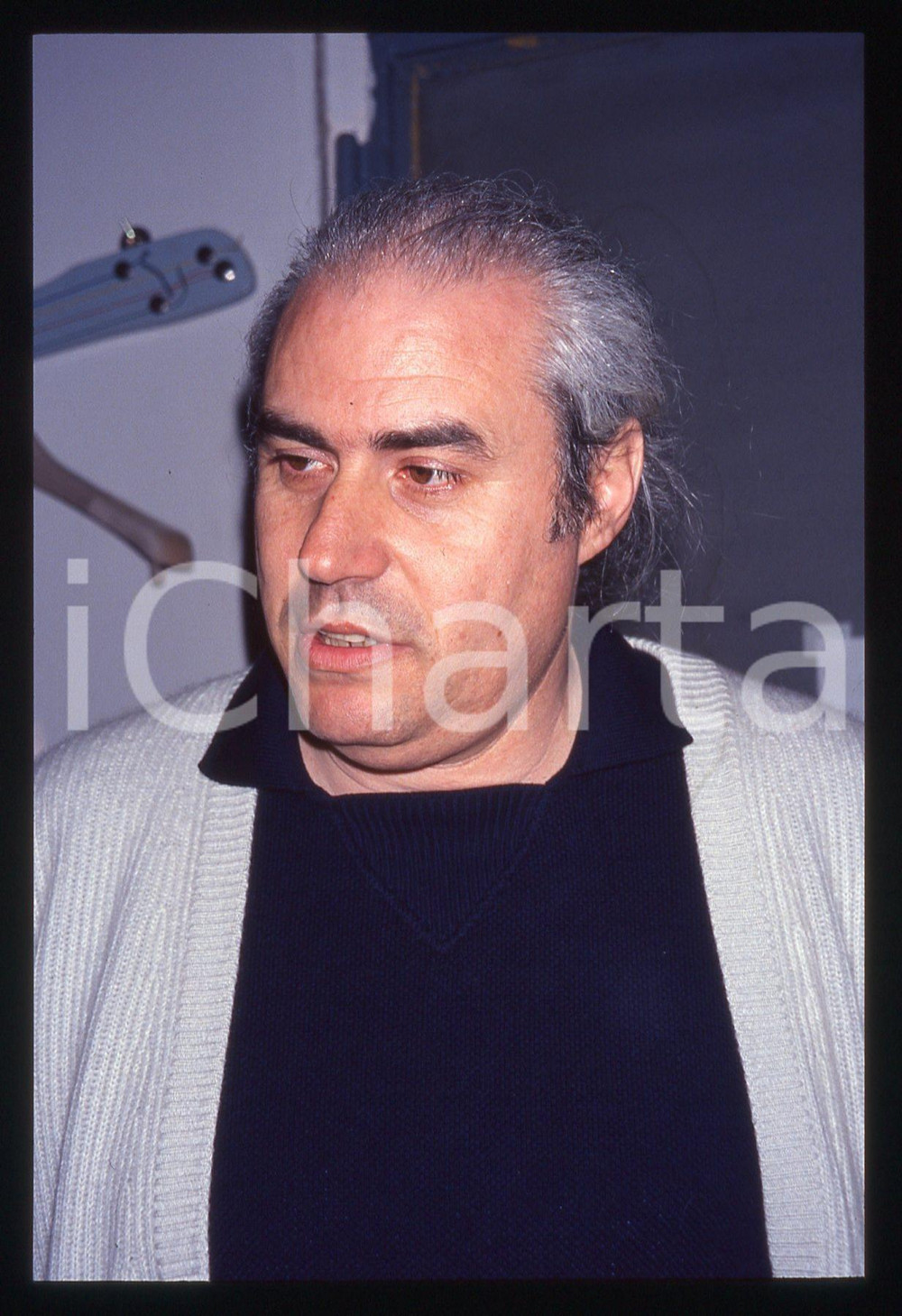 35mm vintage slide* 1990ca MILANO Franco MUSSIDA in concerto al CPM (9) Diapositiva d'epoca, in formato 35 mm. CONDIZIONI: GOODE' severamente vietata la riproduzione. Tutti i diritti sono riservati. ICharta mette in vendita, sul negozio eBay e in esclusiva sul sito "icharta" il proprio archivio composto da numerose diapositive e negativi fotografici d'epoca, tutti originali e autentici, che attraversano la storia del costume italiano tra gli la fine degli anni Sessanta e Novanta.Si tratta di uno sguardo inedito sull'attualit&agrave;, la politica, la vita quotidiana, il gossip e la cultura, che fotografa il cambiamento della nazione in quest'ultimo scorcio del XX secolo. Un'occasione unica per il mercato del collezionismo, che vede finalmente disponibile un archivio eccezionale per vastit&agrave;, tematiche e condizioni, in un settore (il negativo fotografico e la diapositiva) di assoluta novit&agrave; e dalle interessanti prospettive di investimento.  originale e autentica 1