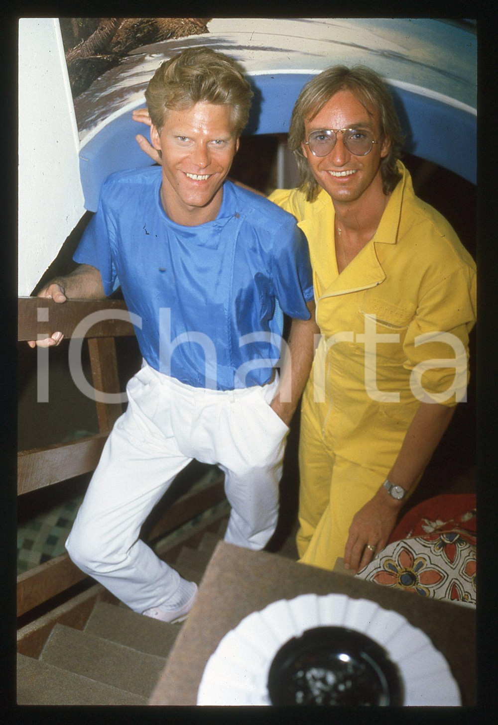 35mm vintage slide* 1983 ITALIA MUSICA John GULDBERG Tim STAHL dei LAID BACK 6 Diapositiva d'epoca, in formato 35 mm. CONDIZIONI: GOODE' severamente vietata la riproduzione. Tutti i diritti sono riservati.Nella diapositiva ICharta mette in vendita, sul negozio eBay e in esclusiva sul sito "icharta" il proprio archivio composto da numerose diapositive e negativi fotografici d'epoca, tutti originali e autentici, che attraversano la storia del costume italiano tra gli la fine degli anni Sessanta e Novanta.Si tratta di uno sguardo inedito sull'attualit&agrave;, la politica, la vita quotidiana, il gossip e la cultura, che fotografa il cambiamento della nazione in quest'ultimo scorcio del XX secolo. Un'occasione unica per il mercato del collezionismo, che vede finalmente disponibile un archivio eccezionale per vastit&agrave;, tematiche e condizioni, in un settore (il negativo fotografico e la diapositiva) di assoluta novit&agrave; e dalle interessanti prospettive di investimento.  originale e autentica 1