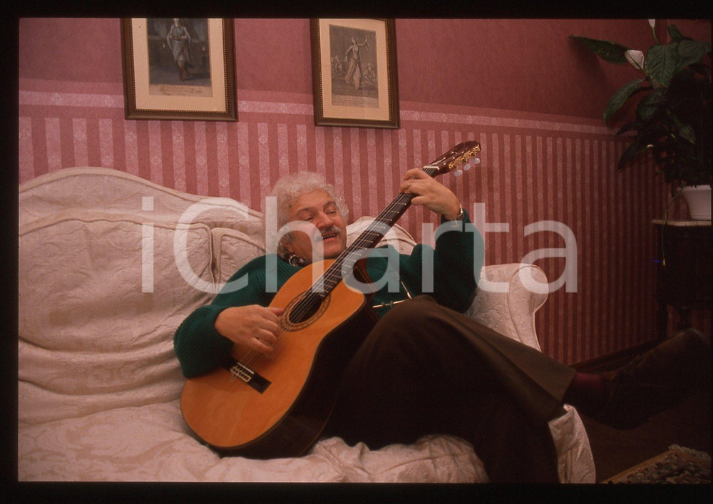  35mm vintage slide* 1995ca ITALIA MUSICA Bruno LAUZI Ritratto con chitarra (21)
