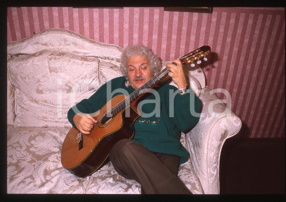  35mm vintage slide* 1995ca ITALIA MUSICA Bruno LAUZI Ritratto con chitarra (23)