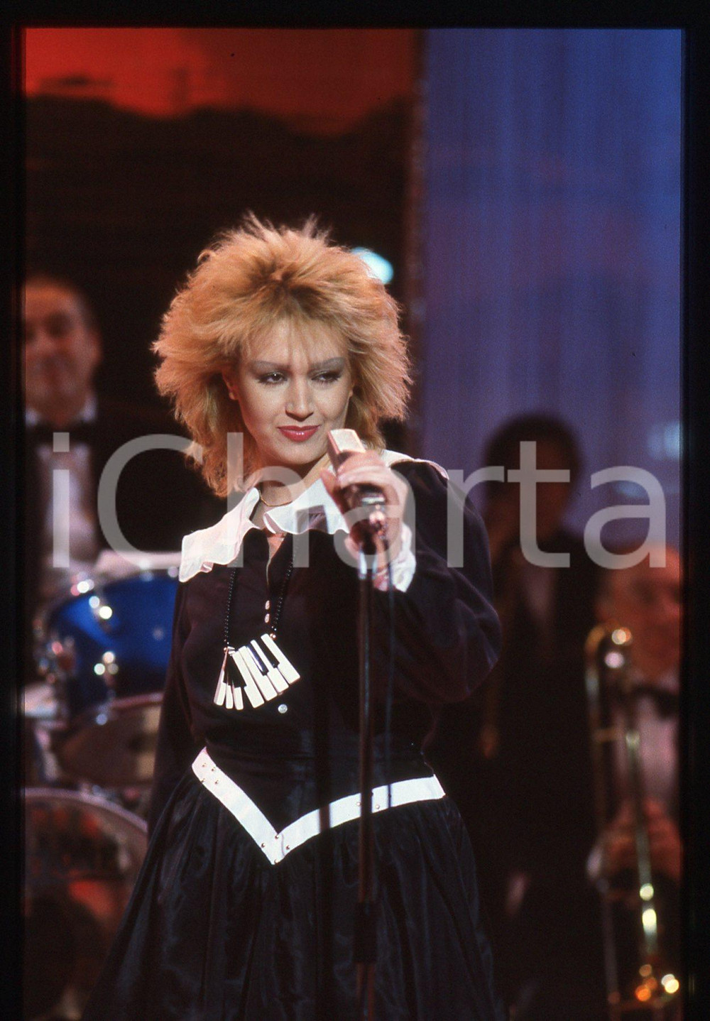 35mm vintage slide* 1980ca ITALIA MUSICA Tiziana RIVALE durante concerto (3)
