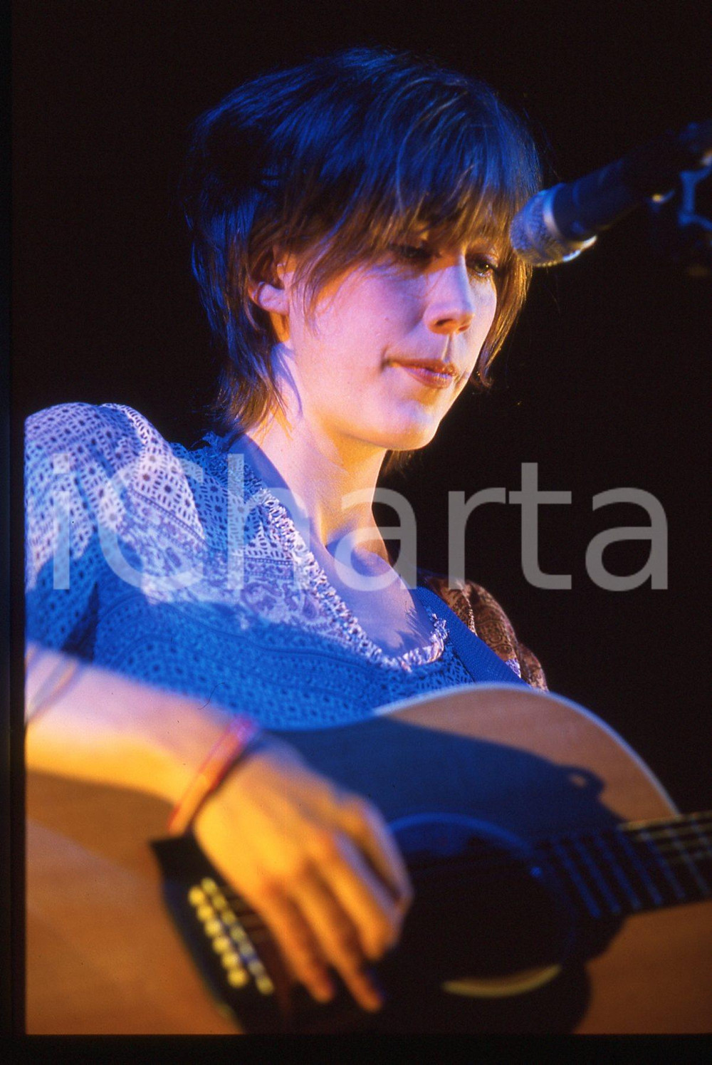 35mm vintage slide* 2000 VILLAFRANCA DI VERONA Beth ORTON durante il concerto 3