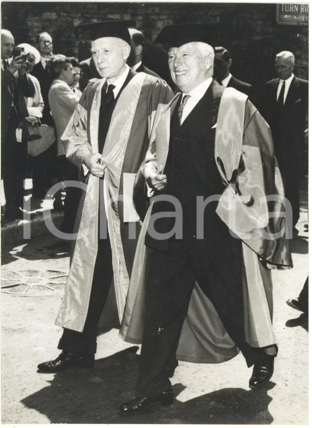 1962 OXFORD UNIVERSITY - Charlie CHAPLIN riceve laurea Honoris Causa *Foto 