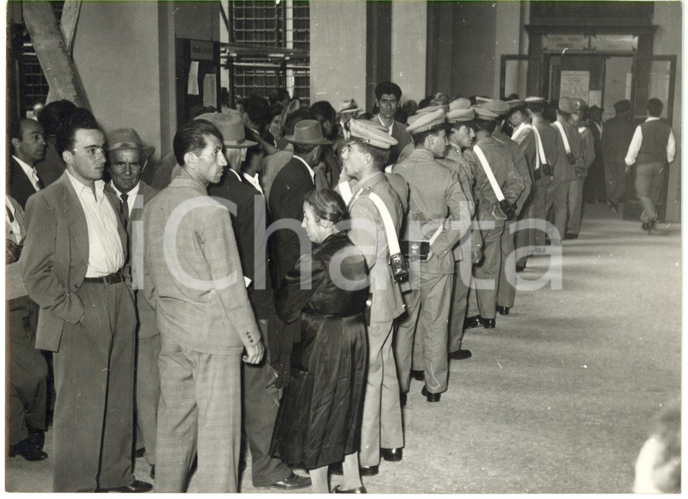 1954 BOLOGNA Processo Casa del popolo di CREVALCORE - Cordone di CARABINIERI