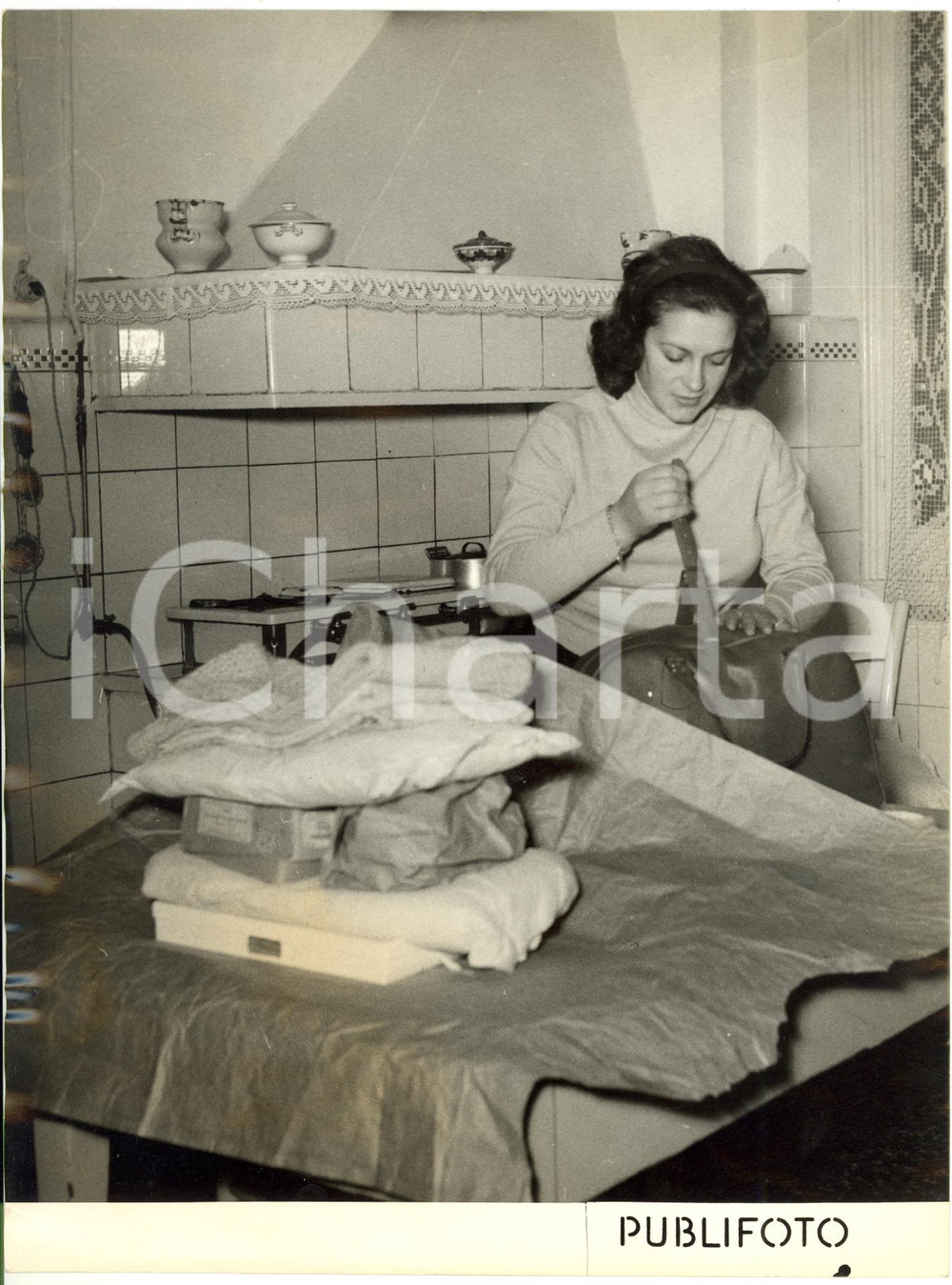 1953 GENOVA - Albina CAPRILE torna a casa dopo il processo *Foto 18x24