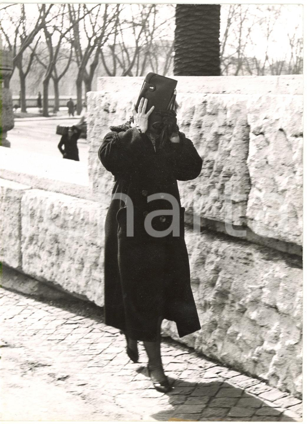 1956 ROMA Processo a Pasquale SCIORTINO - Madre dell'imputato nasconde il volto